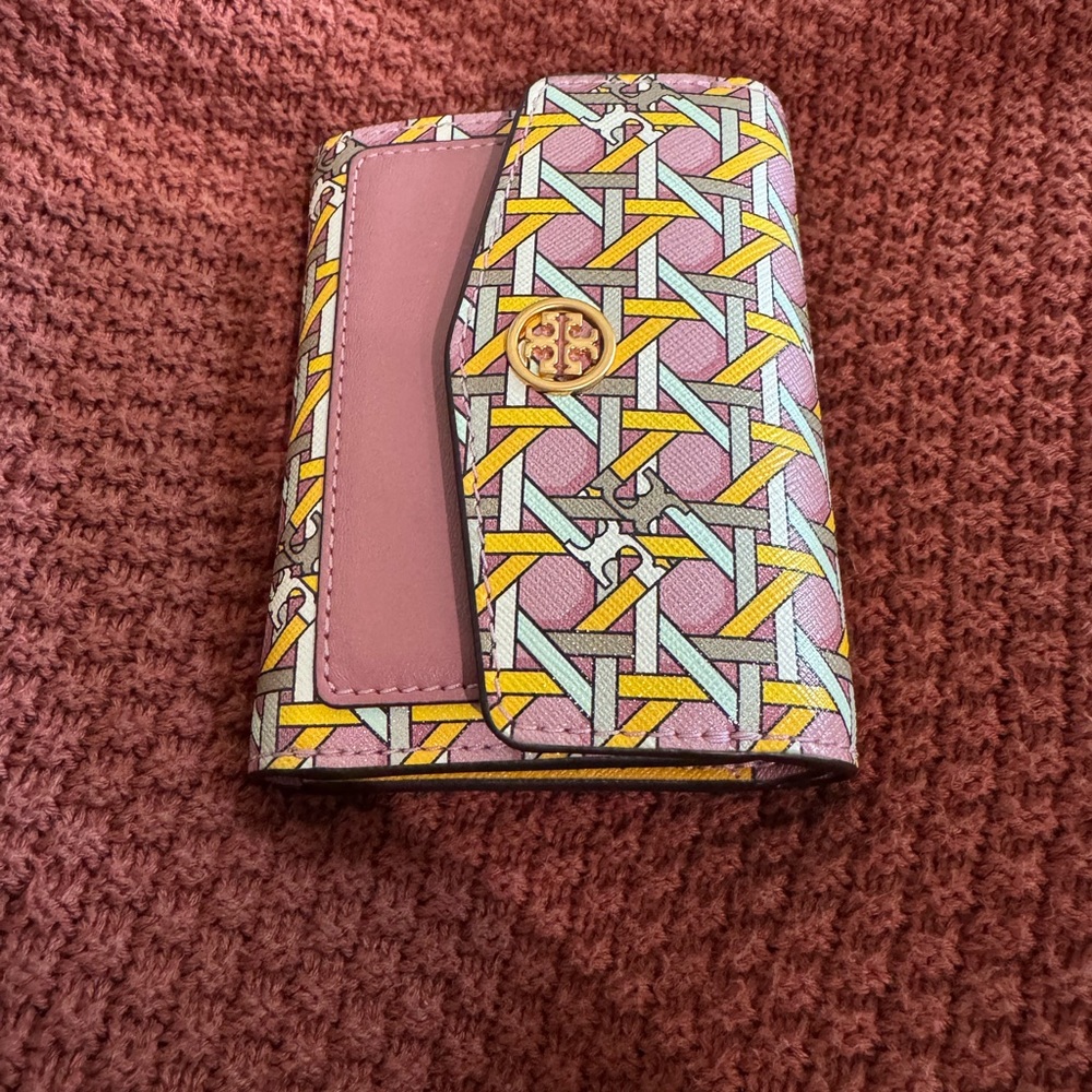 Gorgeous Tory Burch Wallet